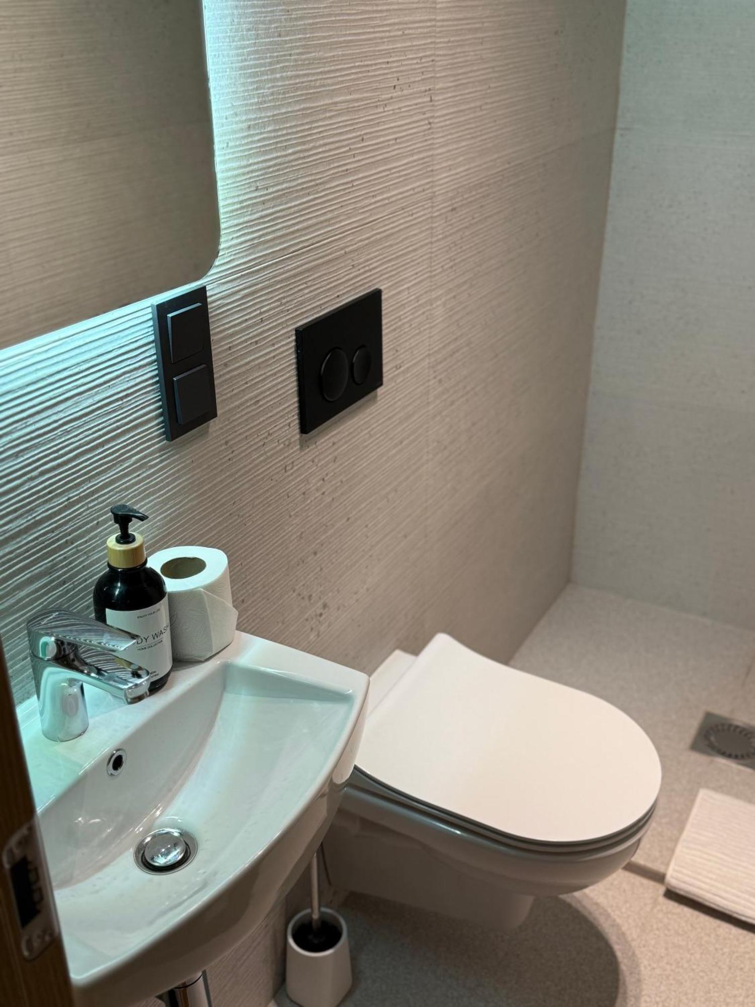 Lovely Two Bedroom In The Old Town Riga Exterior photo